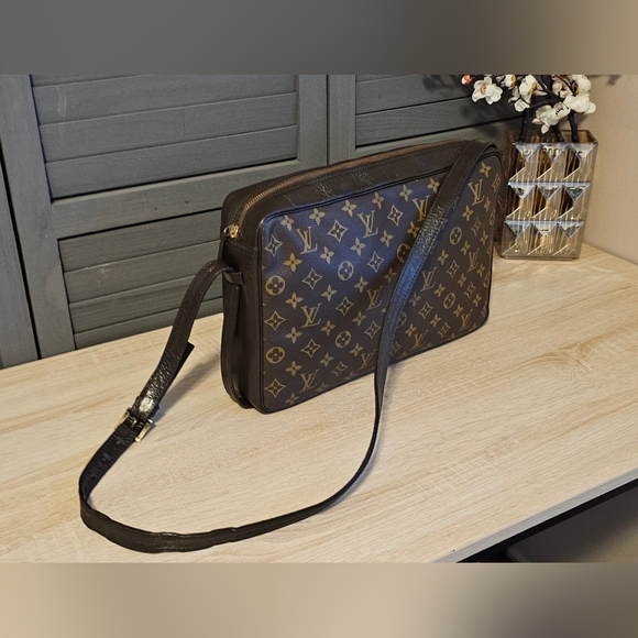 Authentic LOUIS VUITTON Monogram Sac Bandouliere 35 Shoulder Bag - Picture 11 of 11